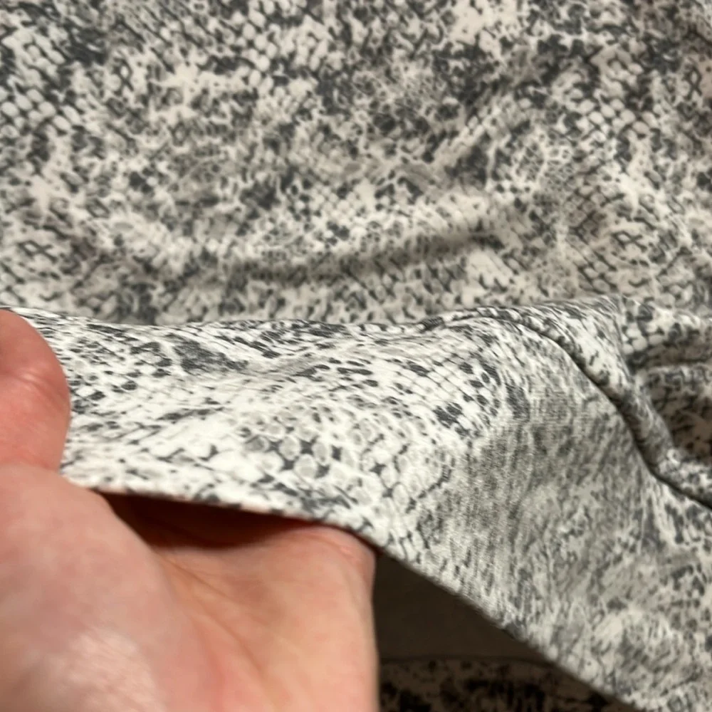 Ideology size XS grey and white long snake Patterned long sleeve sweater